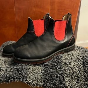 Blundstone Men’s original “Chelsea “ boot.